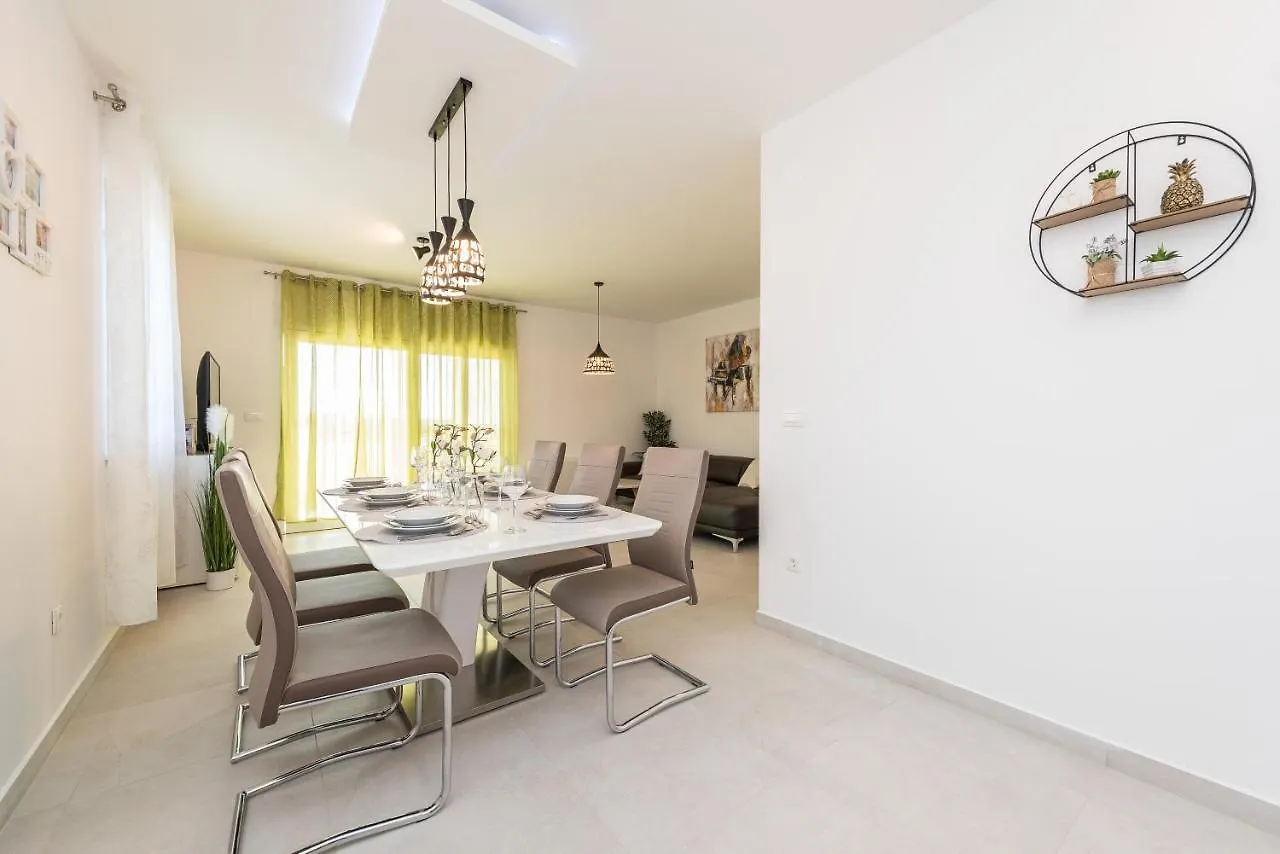 Villa Palmarosa Debeljak Croatia
