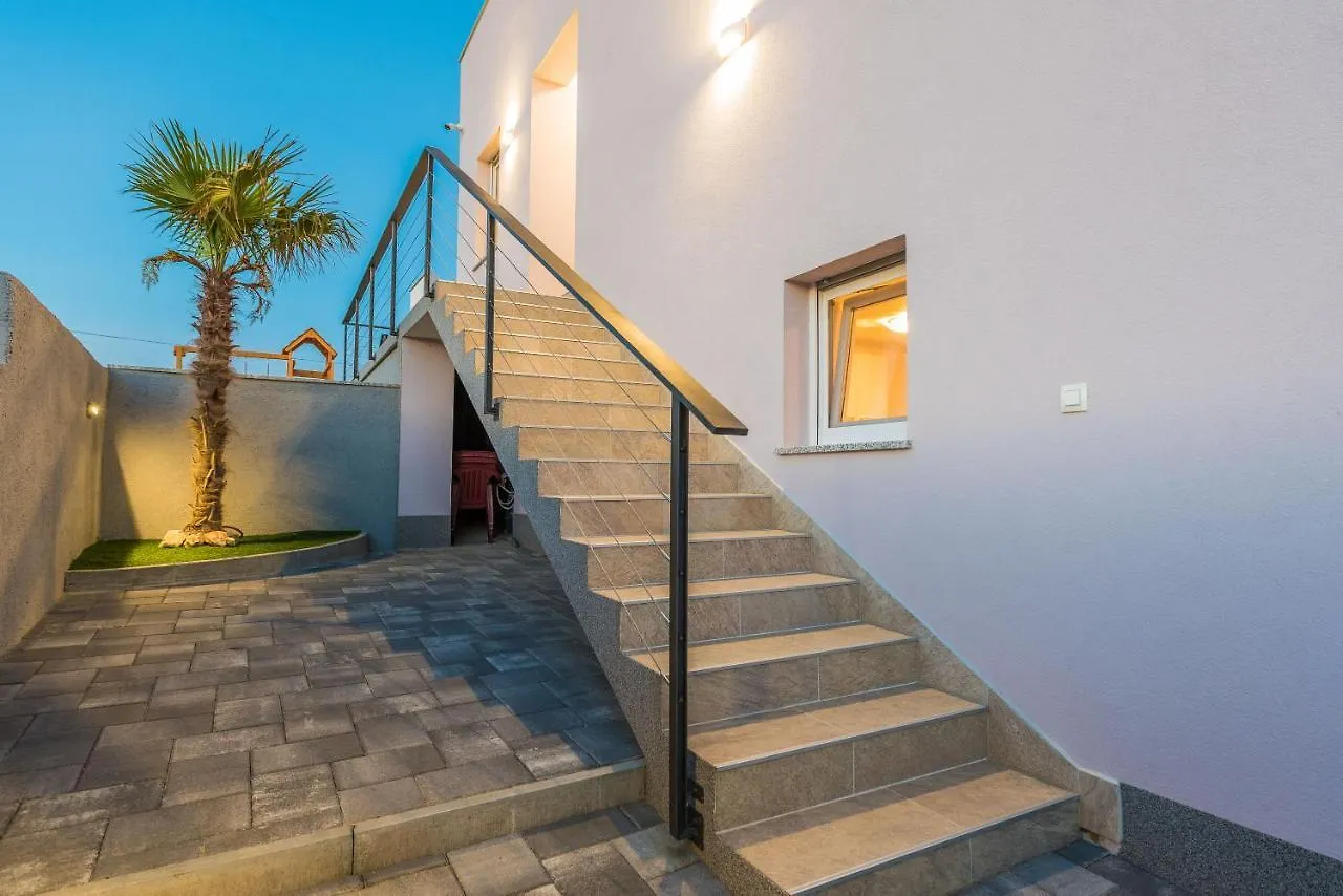 Villa Palmarosa Debeljak Croatia